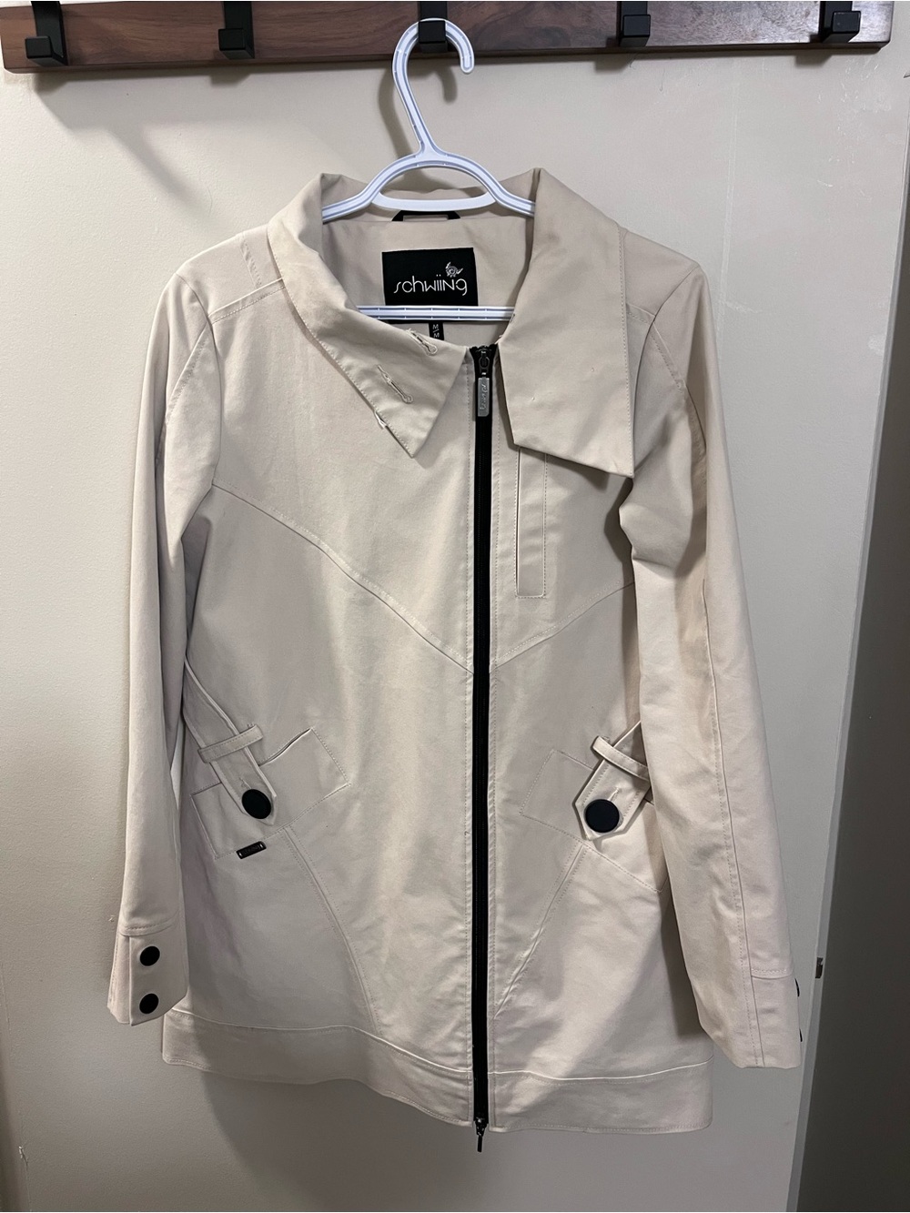 Women's Cream Zip-Front Lightweight Coat